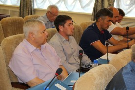 Заседание Думы: вопросы к полиции и поздравления коллег