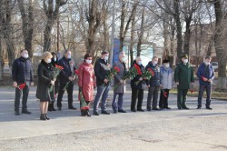 День неизвестного солдата: волгодонцы возложили цветы к братским могилам