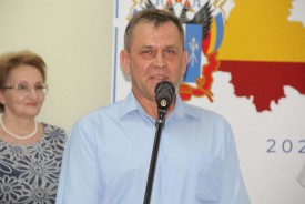 Сергей Ладанов посетил открытие выставки, посвященной 85-летию Ростовской области
