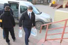 Волгодонские единороссы и общественники посетили пункты временного размещения беженцев