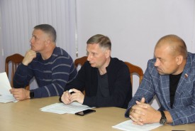 Комиссия по ЖКХ: за счет экономии на аукционах отремонтируют новые участки автодорог в этом году