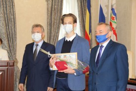 Пятнадцать одаренных волгодонцев будут получать ежемесячно стипендии