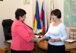 Торжественное вручение партийных билетов прошло в городе Волгодонске