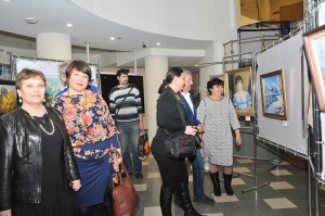 ОКРУГ №5. Фотоклуб на отчётной выставке «Вернисаж»