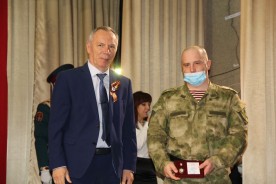 Сергей Ладанов поздравил личный состав войсковой части 3504 с Днём спецчастей