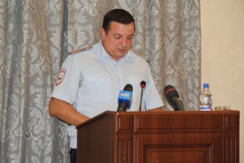 Заседание Думы: вопросы к полиции и поздравления коллег
