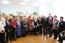 Волгодонские депутаты вручили юбилейные медали ветеранам