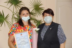 Людмила Ткаченко поблагодарила сотрудников социальной службы за работу во время распространения коронавирусной инфекции