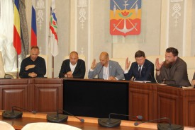О парковках, капитальном ремонте школьных стадионов и физической подготовке учеников говорили на социальной комиссии