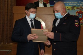 Сергей Ладанов поздравил сотрудников полиции с профессиональным праздником