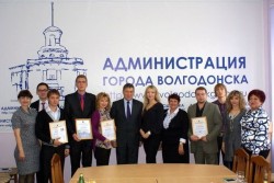 Они делают новости.