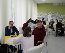 Спорт-квиз: молодые парламентарии и депутаты сразились в интеллектуальной игре