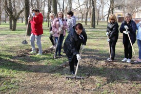 Аппарат Волгодонской Думы принял участие в городском субботнике