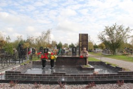 В Волгодонске установили памятник Почетному гражданину Виктору Стадникову