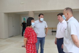 Депутаты посмотрели ход выполнения работ в ДК «Октябрь»