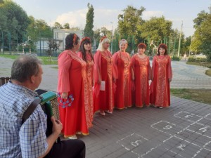 Депутат округа № 4 Думы Волгодонска Георгий Ковалевский провел встречу с жителями двора «Комфортная среда»