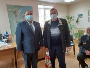 Георгий Ковалевский, депутат округа № 4, вручил чернобыльцам юбилейные медали