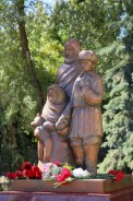 В Волгодонске открыли памятник детям войны