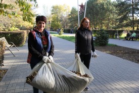 Все на субботник: порядка 400 волгодонцев наводили порядок в парке Победы