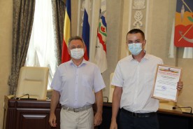 Председатель Волгодонской городской Думы – глава города поздравила работников торговли