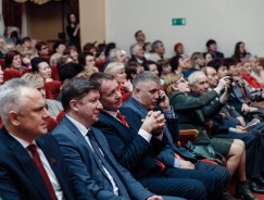 Волгодонские депутаты посетили концерт, приуроченный к 100-летию со дня основания СССР 