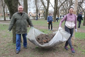 На субботник в парк «Победа» вышли 260 человек