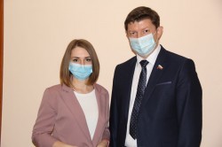 В День рождения «Единой России» 20 волгодонцев пополнили ряды Партии