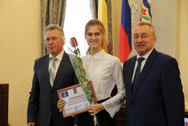 Пятнадцать одаренных детей будут получать именные стипендии