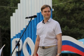 Волгодонские депутаты вместе с жителями отметили День России в парке «Победы»