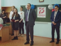 Волгодонские депутаты вручили юбилейные медали ветеранам