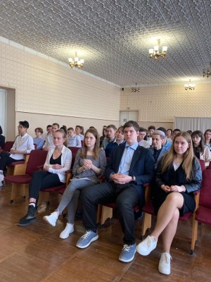 Урок парламентаризма провел депутат округа №14 в школе №22 