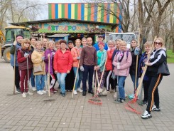 В Волгодонске прошел традиционный субботник в парке «Победа»
