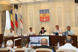 Депутаты определили «Почетного гражданина города Волгодонска», заслушали отчет полиции и отправились на депутатские каникулы