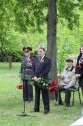 «Перед вами всегда мы, живые, в долгу…» - в память о всех погибших на войне в Волгодонске возложили цветы к братским могилам