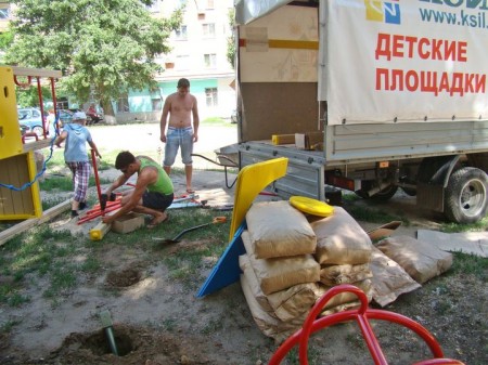 Новая детская площадка – у дома по ул. 50 лет СССР, 1