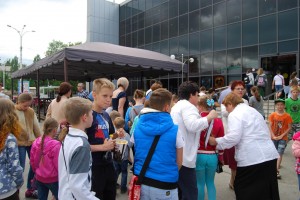 Акция "Спешите детям дарить добро" в округе №14 продолжается