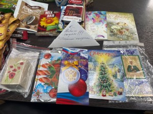 Жители восьмого округа собрали и передали новогодние подарки для солдат, участвующих в СВО