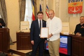 Председатель Волгодонской городской Думы – глава города Волгодонска Сергей Ладанов поздравил коллег с Днем российского парламентаризма
