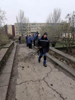 округ 18. Первый субботник в сквере "Казак"