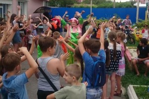 Детская развлекательная программа «Солнечный круг» в 10 округе.