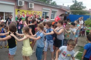 Детская развлекательная программа «Солнечный круг» в 10 округе.