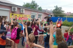 Детская развлекательная программа «Солнечный круг» в 10 округе.