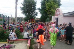 Детская развлекательная программа «Солнечный круг» в 10 округе.
