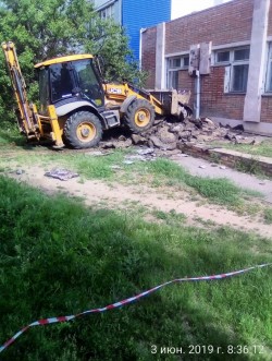 Долгожданный ремонт кровли библиотеки в 21 округе.