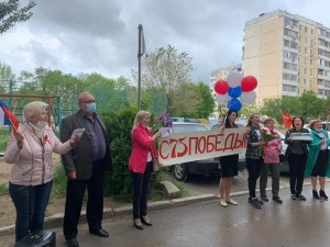 Депутат Алексей Бородин с поздравлениями и подарками посетил участников Великой Отечественной войны