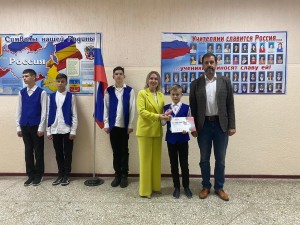 Торжественная линейка в МБОУ СОШ N8 
