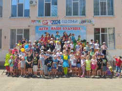 В школе округа № 4 открылся летний приходящий лагерь