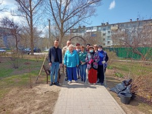В микрорайоне № 7 прошел субботник
