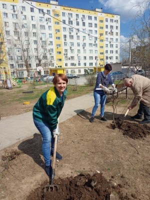 В микрорайоне № 7 прошел субботник