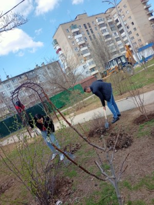 В микрорайоне № 7 прошел субботник